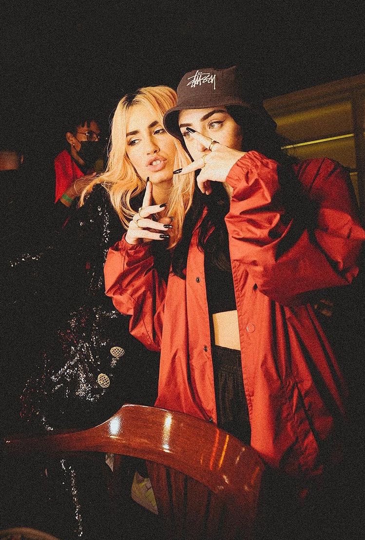 lenaslibra's tweet photo. ustedes nos deben un feat se acuerdan no? @lalioficial @Nicki_Nicole19 https://t.co/jOwGpZE1j1