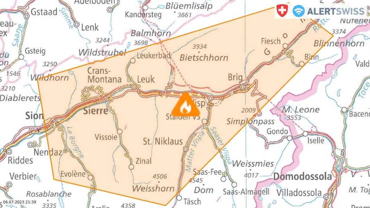 PoliceValais's tweet photo. Alerte: Incendie important avec fort dégagement de fumée. #Alertswiss 
Que faire / comment réagir: 
https://t.co/MQc005ROEr https://t.co/s92Hkg4ttm