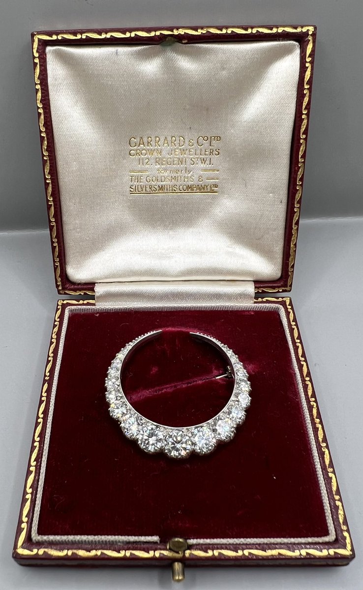 hansonsstaffs's tweet photo. Tomorrow is our Fine Jewellery sale at Bishton Hall - with @HansonsAuctions himself on the rostrum at 2pm. We open from 10.30am for viewing (with complimentary coffee &amp; Italian biscuits). No booking necessary but photo ID is required. 
#auctionhouse #vintagerolex #vivelafrance https://t.co/jsMW7hHMeZ