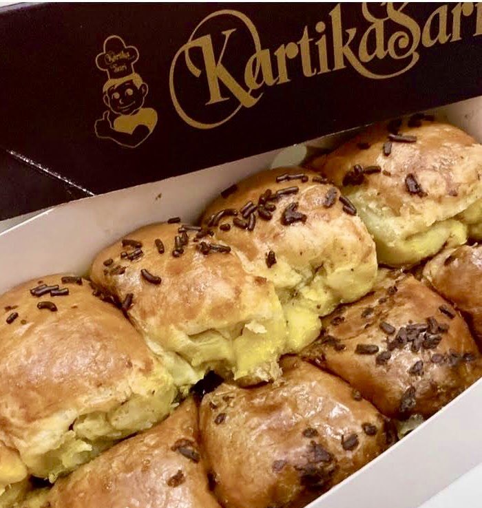 bbasiyo's tweet image. Bolen pisang Kartika Sari, cobak bayangkeun saat meleleh di mulut..

…ngidam jam segini 😭😭

#laper #malamjumat #misteri