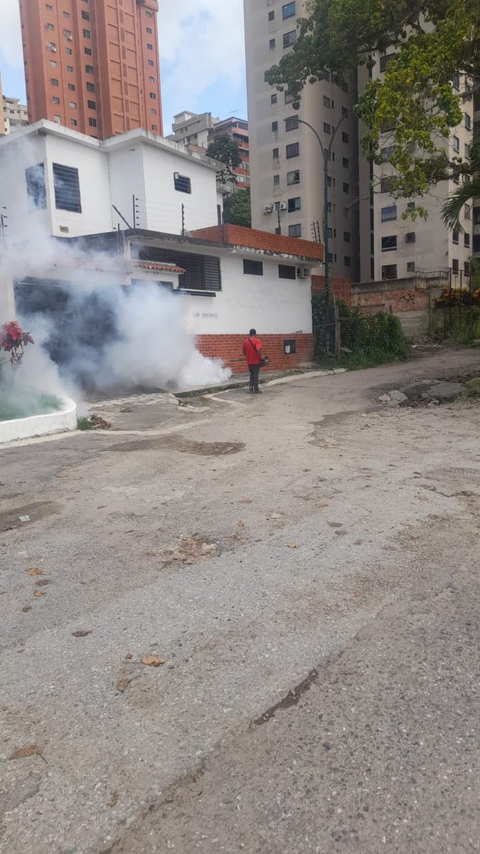 Buenas tardes Vecin@s!

Se les notifica que el día de hoy 06 de julio, cuando son 2:12 pm e información recibida por personal de la Alcaldía que van a dar inicio a partir de esa hora la fumigación💨, (esta fumigación no es tóxica ni nociva para personas y mascotas)