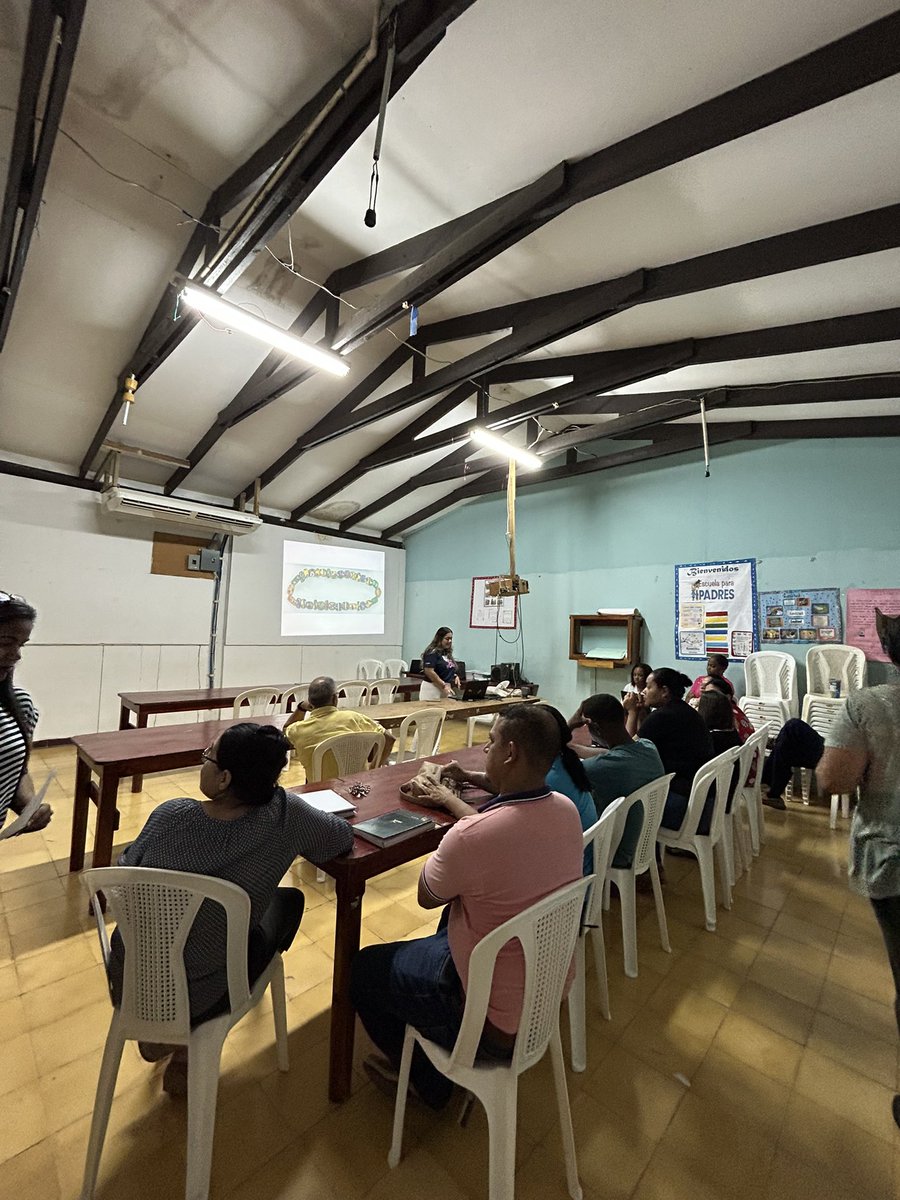 🤩 Exciting times at Jones Ville public school! Wrapped up an amazing Bitcoin workshop for teachers last week 🚀🙌🏼 It was a great time introducing them to the amazing world of #Bitcoin