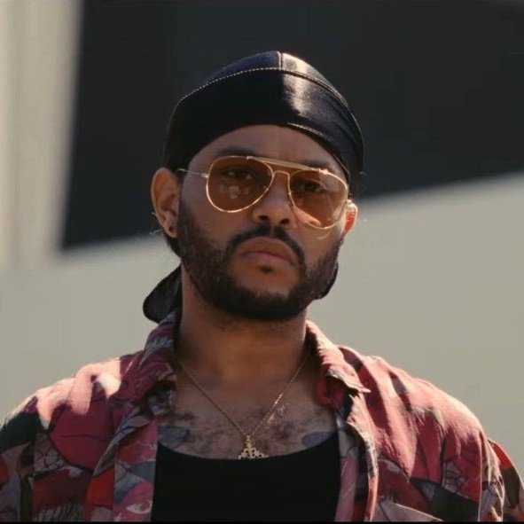 🚨 PASSANDO MAL! Em crítica a “The Idol”, Isabela Boscov comenta sobre Abel Tesfaye: “The Weeknd é um artista extremamente talentoso [...] Mas como ator e como produtor executivo, eu recomendo a ele que mantenha seu emprego habitual.”