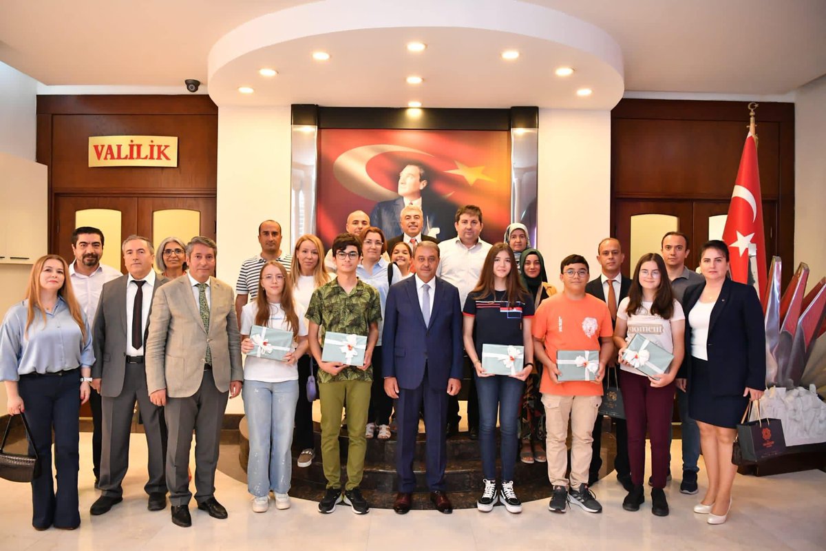 BK Balıkesir Kampüsü (@blkbahcesehir) on Twitter photo LGS'de 500 Tam Puan alarak Türkiye 1.si olan sevgili öğrencimiz Naz Karacula ve kıymetli ailesiyle Sayın Valimizin gerçekleştirdiği ödül törenine katıldık.
Gururluyuz🧿❤️💙
<a href="/EnverYucel/">EnverYucel</a> @dagozlem <a href="/ozgeeasln/">Özge ASLAN</a> <a href="/Savas_BOYAR/">Savaş BOYAR</a> <a href="/BuketAdiguler/">Buket ADIGÜLER</a> LGS'de 500 Tam Puan alarak Türkiye 1.si olan sevgili öğrencimiz Naz Karacula ve kıymetli ailesiyle Sayın Valimizin gerçekleştirdiği ödül törenine katıldık.
Gururluyuz🧿❤️💙
<a href="/EnverYucel/">EnverYucel</a> @dagozlem <a href="/ozgeeasln/">Özge ASLAN</a> <a href="/Savas_BOYAR/">Savaş BOYAR</a> <a href="/BuketAdiguler/">Buket ADIGÜLER</a>