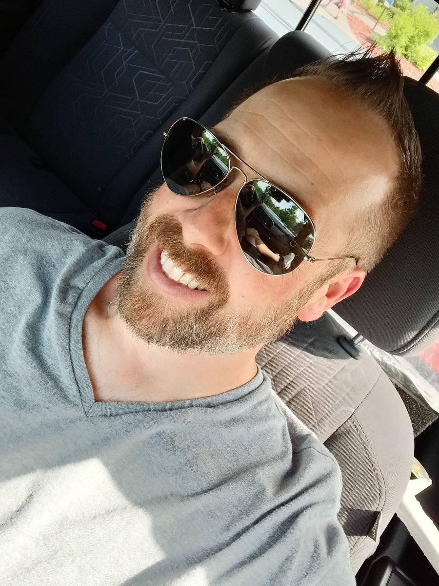 jeffdescoteaux's tweet image. See you on Monday Lowell MA #Vaca #BeachBums ⛱️🌊😎