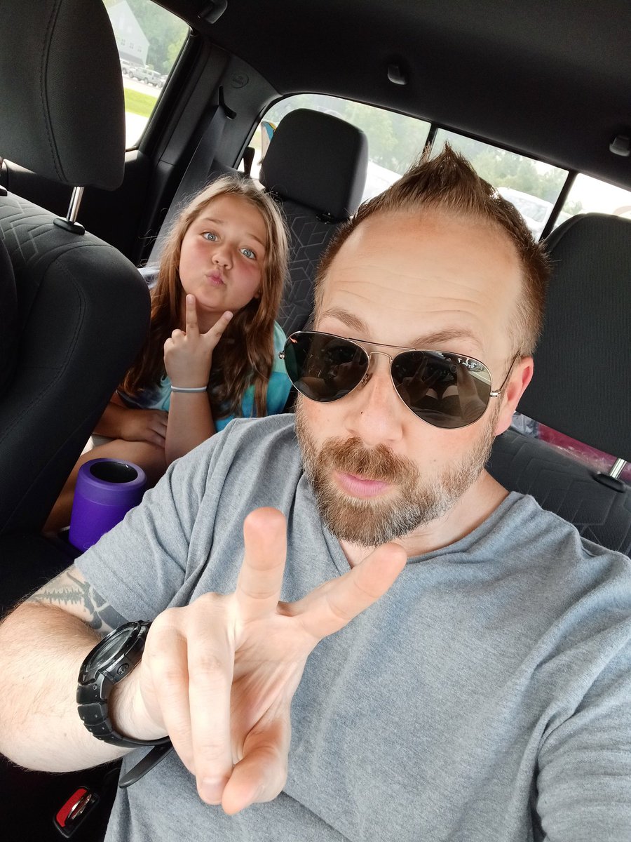 jeffdescoteaux's tweet image. See you on Monday Lowell MA #Vaca #BeachBums ⛱️🌊😎