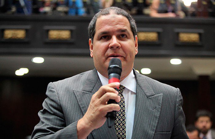 ATENCIÓN :
El diputado Opositor Luis Florido y su empresa ServiFood C.A, hizo contratos por  22.000 comidas diarias con el régimen del dictador Nicolas Maduro.
Hoy pide que renuncien los candidatos inhabilitados por el Narco Régimen