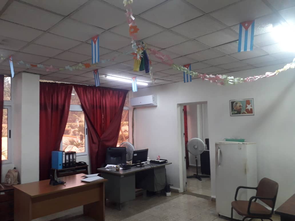 yusmaynert's tweet photo. La Dirección de Economía continúan con las labores de embellecimiento en saludo al 26 de julio, fecha en que se conmemora el aniversario 70 de los asaltos a los Cuarteles Moncada y Carlos Manuel de Céspedes. #70Moncada #JuntosPodemos #CubaViveEnSuHistoria https://t.co/GVsXTLcbb7