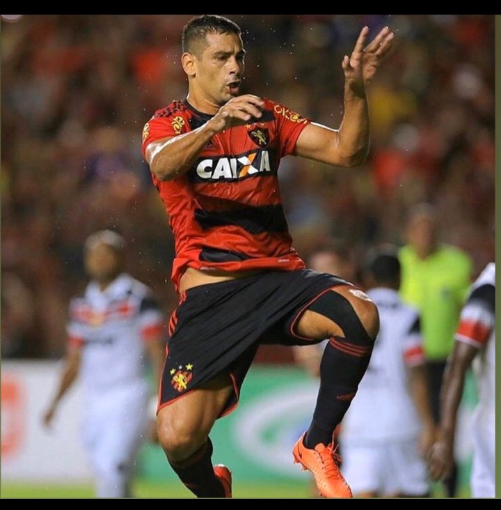 Adriano63538550's tweet photo. @sportrecife Anuncia o embaixador 87 que o twitter cai. #VOLTADS87 https://t.co/lCfyUFCasn