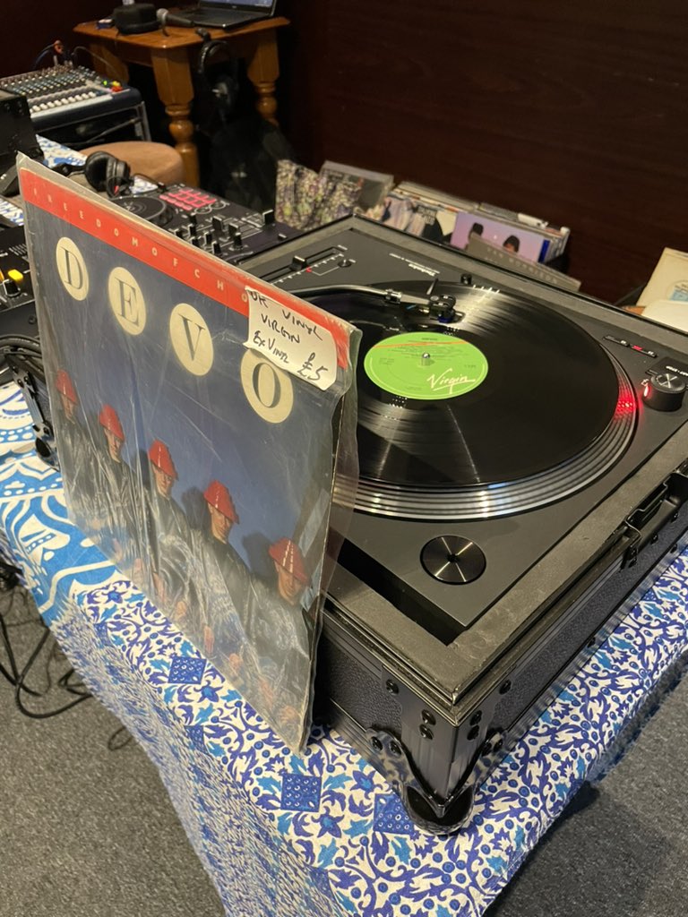 vinyl__sessions's tweet image. It’s all go … come on down.