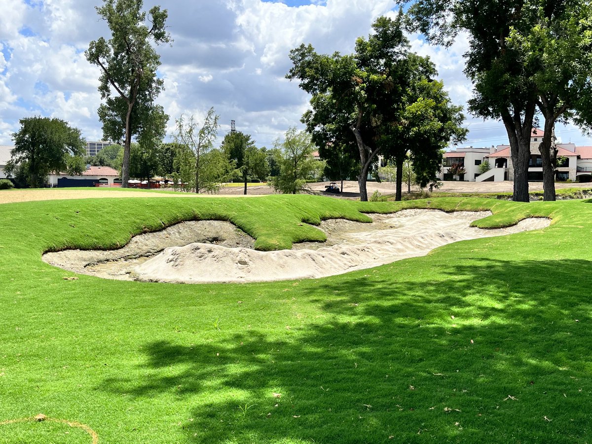 ChetWil73039063's tweet photo. Character building at Royal Oaks. https://t.co/wRA2odyRG7
