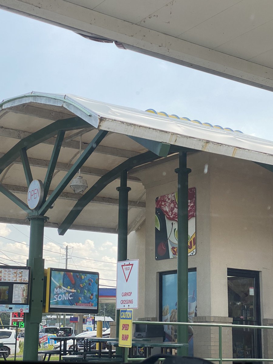 MooimaCactusTV's tweet photo. @sonicdrivein Binghamton, NY. Needs a good scrubbin 🧼, maybe @ScrubDaddy can do somethin 😌 https://t.co/kqdBYeoiM1