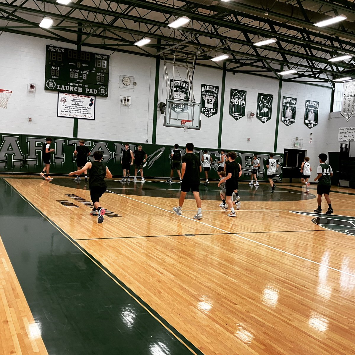 Raritan_Hoops's tweet photo. First day of summer workouts is in the π! Nice turnout. Make most of opportunities we get in gym and on our own each day to get better. #Relentless #EachDayCounts ππ
@RaritanSports @RaritanHigh @VonaVPRHS @DrRidleyHazlet https://t.co/9ncZCp6RZB