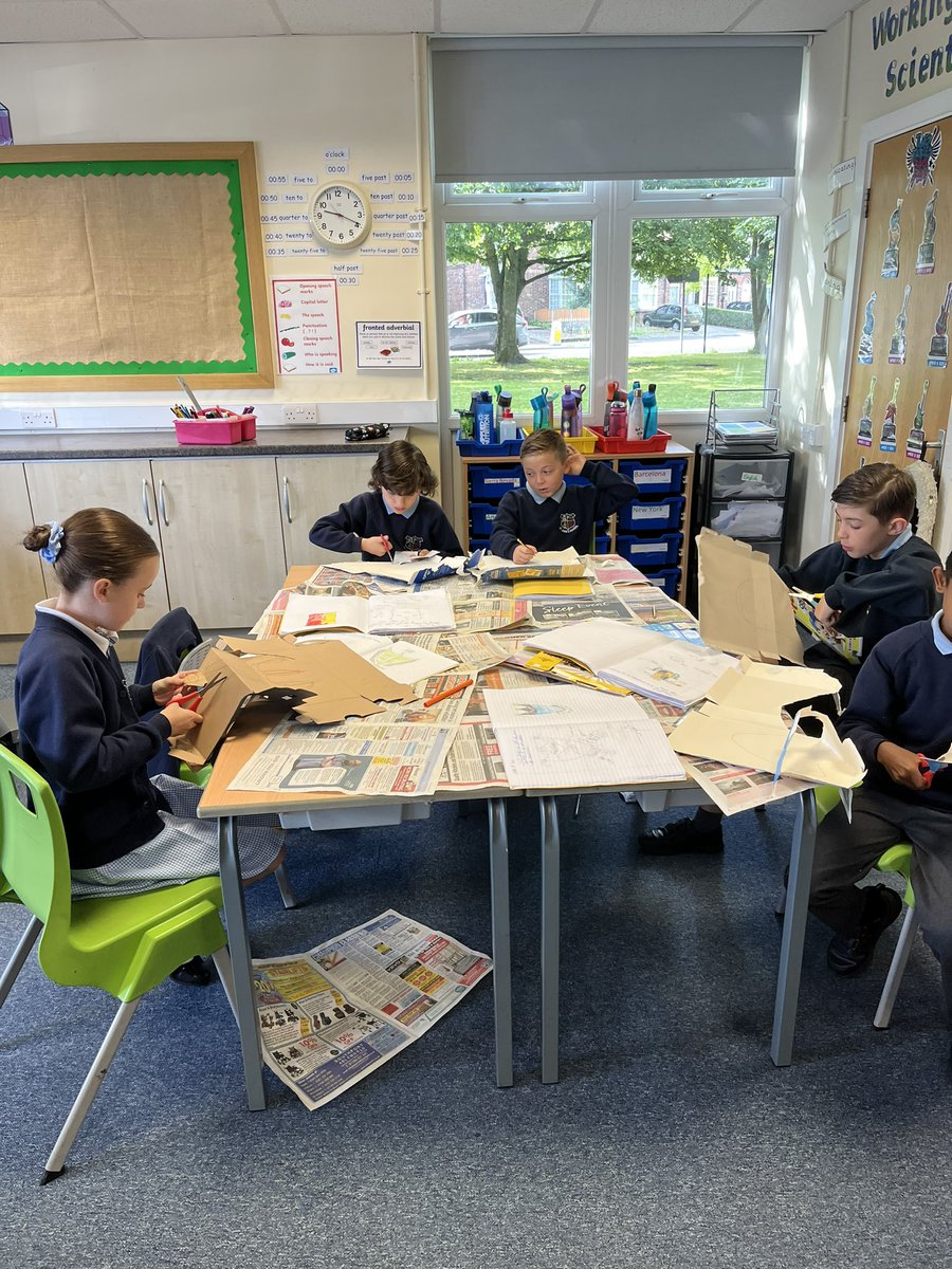 Class9RB's tweet photo. @StAnnesOrmskirk Coat of arms creations! https://t.co/9keWFZgepb