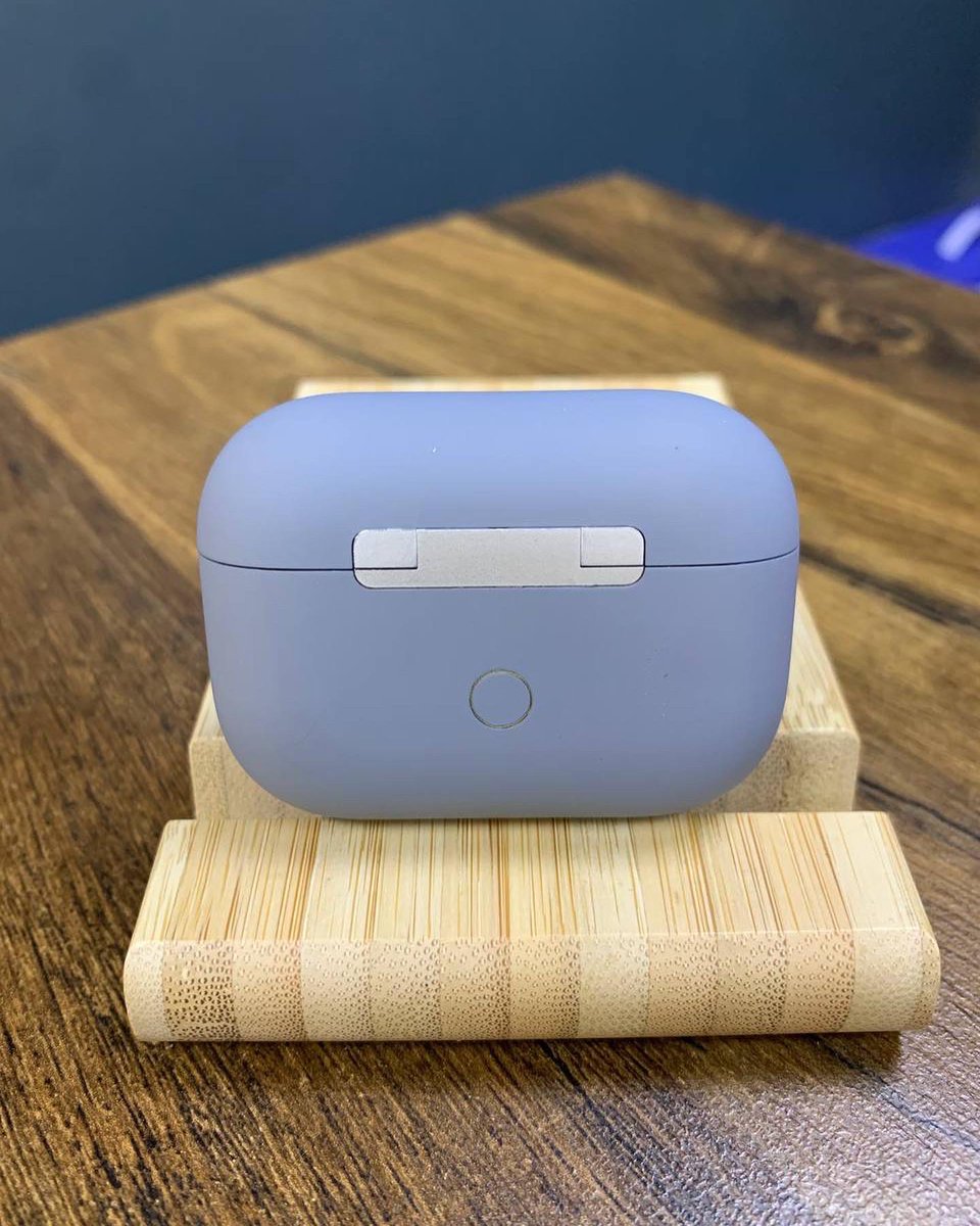 EzCustoms_corp's tweet photo. Feedback post about our product from an anonymous writer🥰 He bought these wonderful custom AirPods Pro series in gray color from us! 

“Elevate Your AirPods with Personalized Artistry” https://t.co/Y1CCWeVgDI