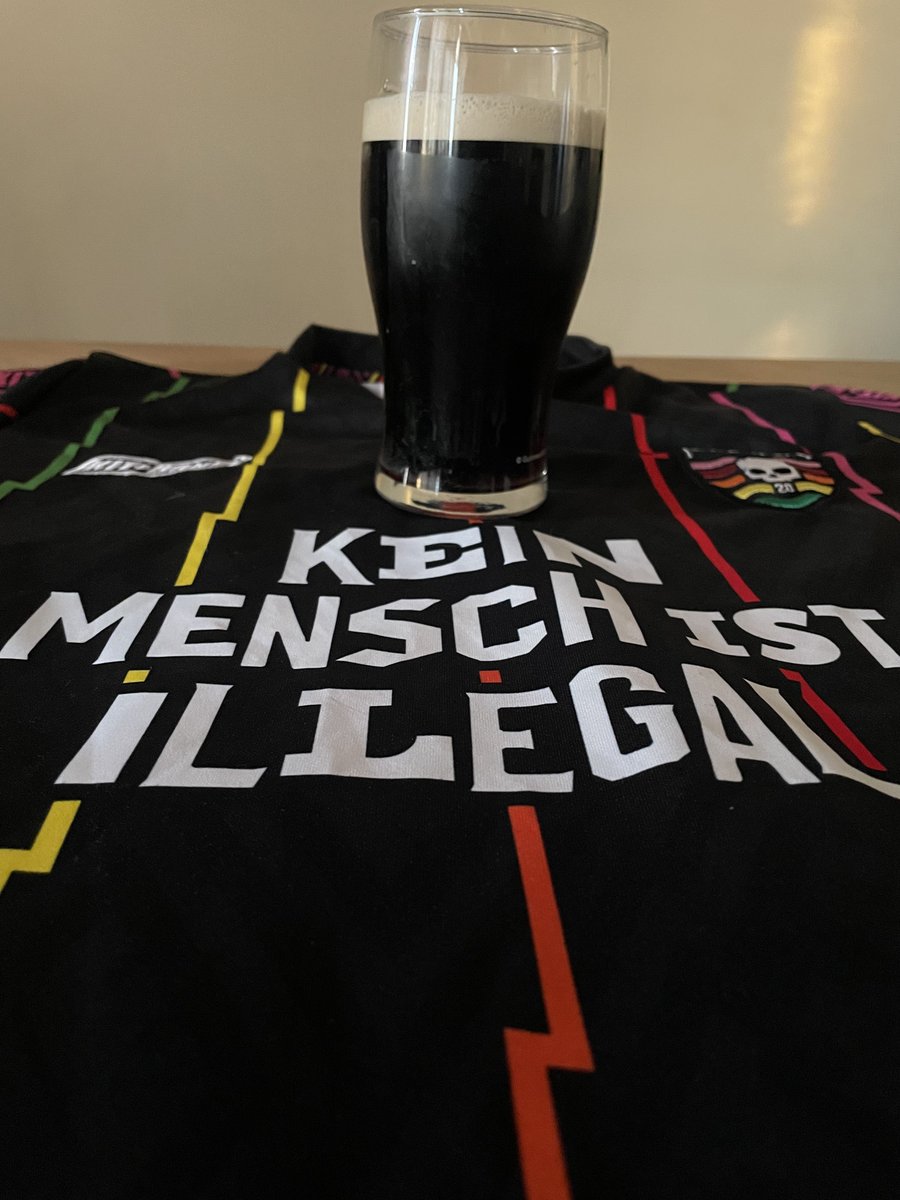 99BenBray1's tweet image. Had worse nights! FORZA @StPauliOnSea ! Sláinte 🍻 #fcsp #fcspinternational @goalsfootballuk #7ASide #Southend