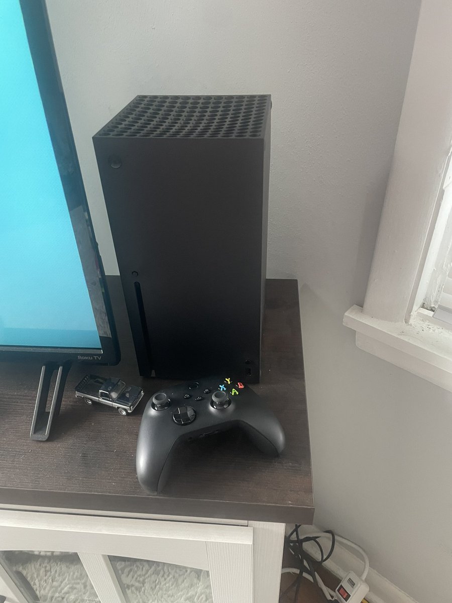 JoshtheFordboy1's tweet photo. @Xbox @Microsoft  bro why does this Xbox series X I bought 3 months ago just black screen? Tried all the different methods of what to trouble shoot but it’s just black screening. What should I do? https://t.co/TeRkxybKSD