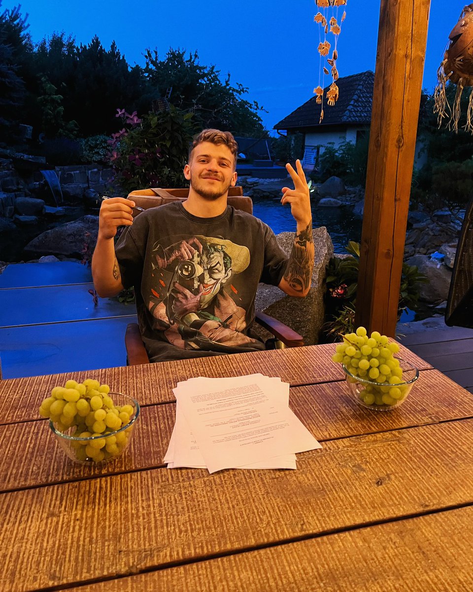 excited for 2 more years of being obsessed by grapes in New England🐻🍇