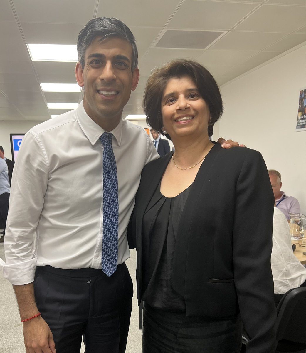 ahmereenreza's tweet photo. After work- dropped in for a quick #CCHQ Connect Calling to #GOTV for #UxbridgeAndSouthRuislip &amp; #SelbyandAinsty by-election 🗳️

What a pleasure and a double treat to be #ConnectCalling ☎️ with our Prime Minister @RishiSunak  AND our Party Chairman @GregHands 👍🏻👍🏻 https://t.co/MmbkZXEYq9