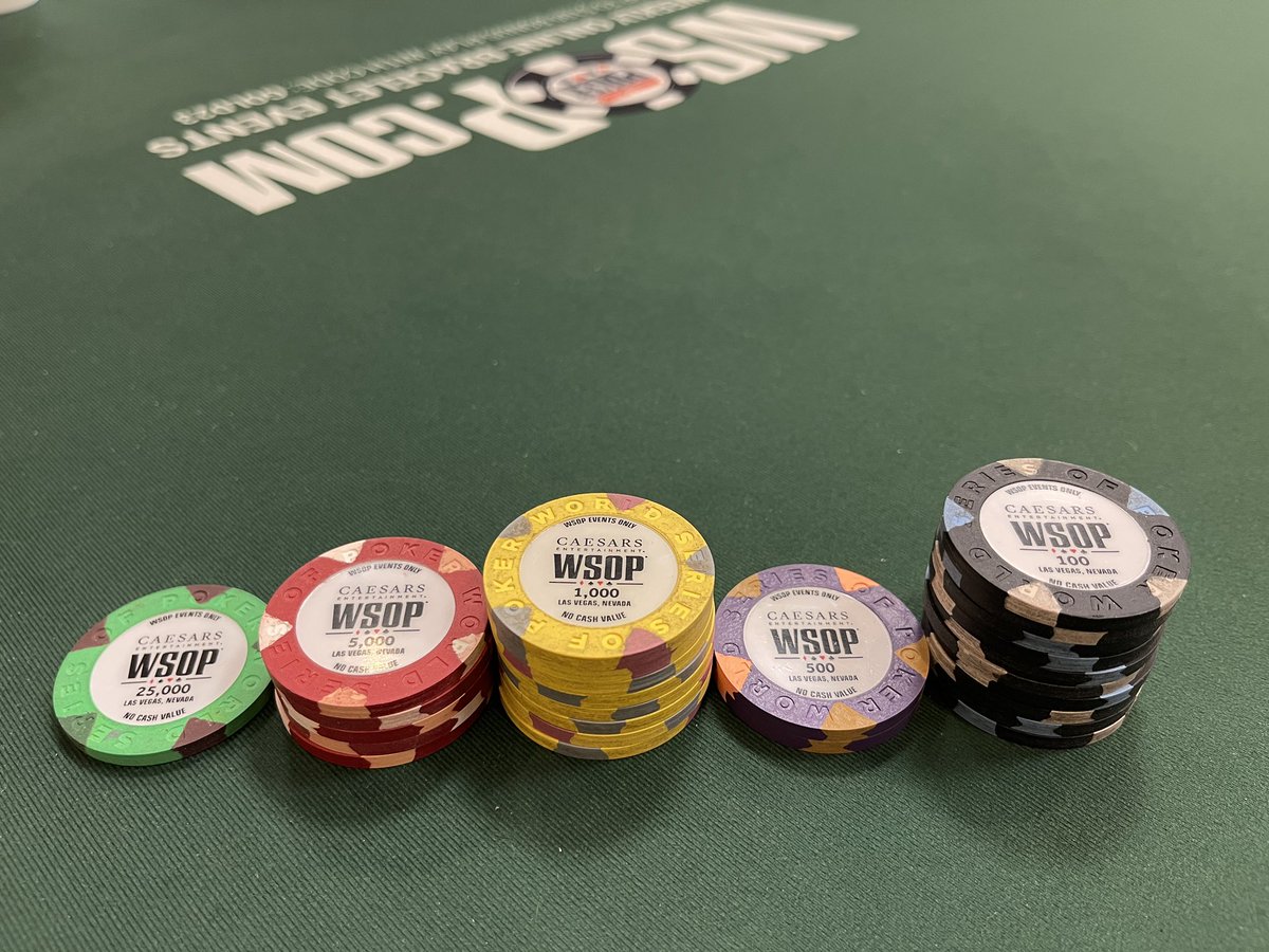 AnsonTsangPoker's tweet photo. It’s time for the Main Event @WSOP
Let’s do some God Run Mode🔥🔥🔥 @LegendofCards 
#WSOP #poker #MainEvent #bracelet #GodRun #TeamLadyGaga #TeamLoC
#RecordBreaking #LasVegas #GreatSummer https://t.co/Kxt86ItFzQ