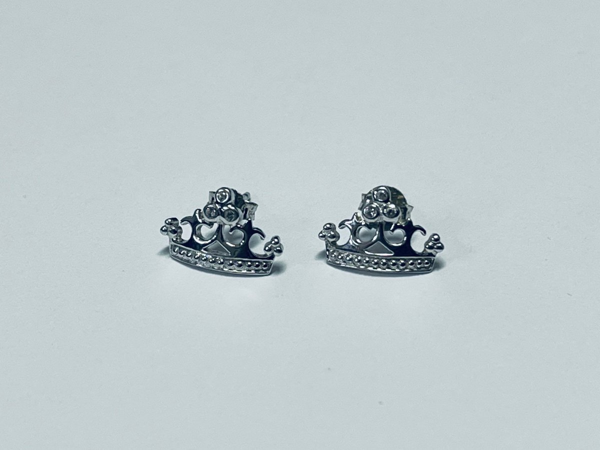 AmericanJewelr3's tweet photo. Excited to share the latest addition to my #etsy shop: Vintage Sterling Silver Princess Tiara Stud Earrings Hallmarked OG https://t.co/PmbmtSB5wU #silver #pushback #tiara #vintage #sterlingsilver #rare #og #925og #china https://t.co/jp7Opgmb6N