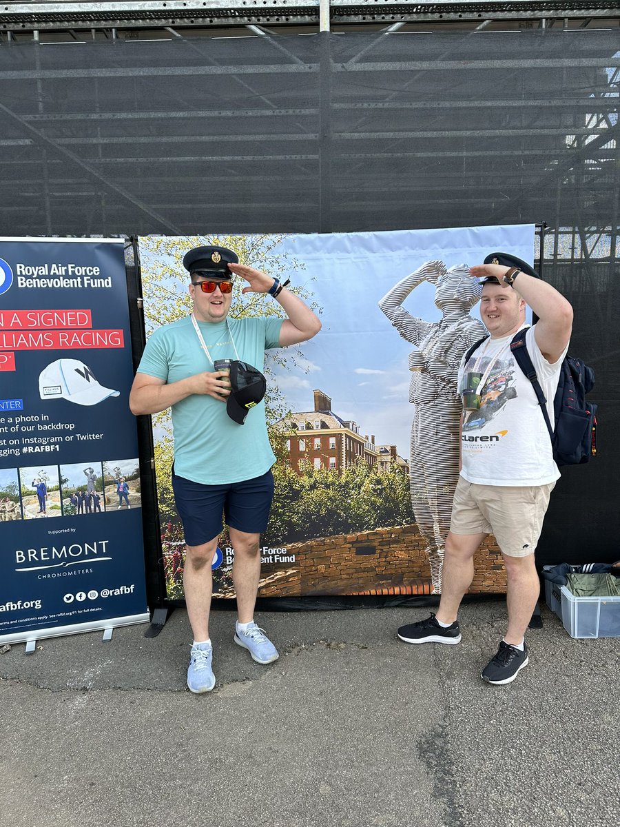 webbyd_13's tweet photo. When your head is to big for the hat, but the Williams hat might just fit @RAFBF #RAFBF1 @richiecraig2 https://t.co/d1b8jk7lsg