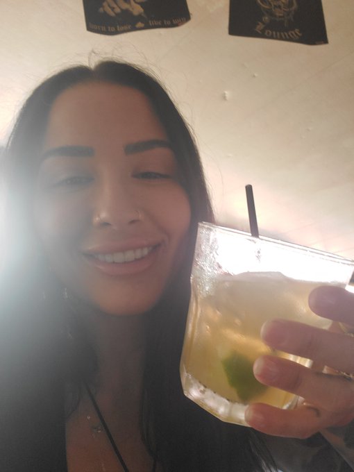 I thought I was so cute having 5 of these fuckin things???? now I am dead https://t.co/p6xrUVU3Wn