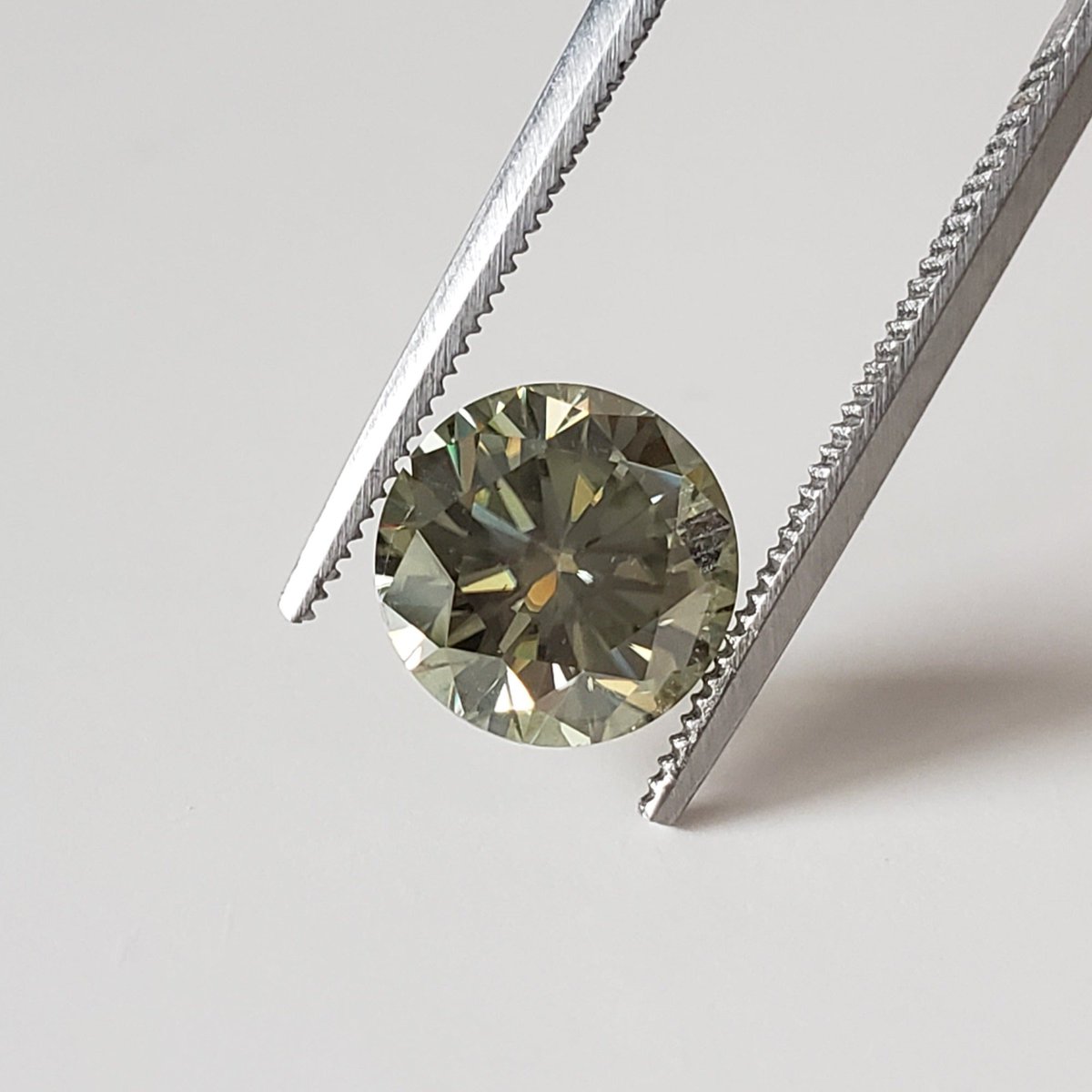 CanagemDotCom's tweet image. Moissanite | Round Diamond Cut | Green | 8mm 
presented by Canagem.com 

at bit.ly/44tWti6

#DiamondReplacement #DiamondAlternative