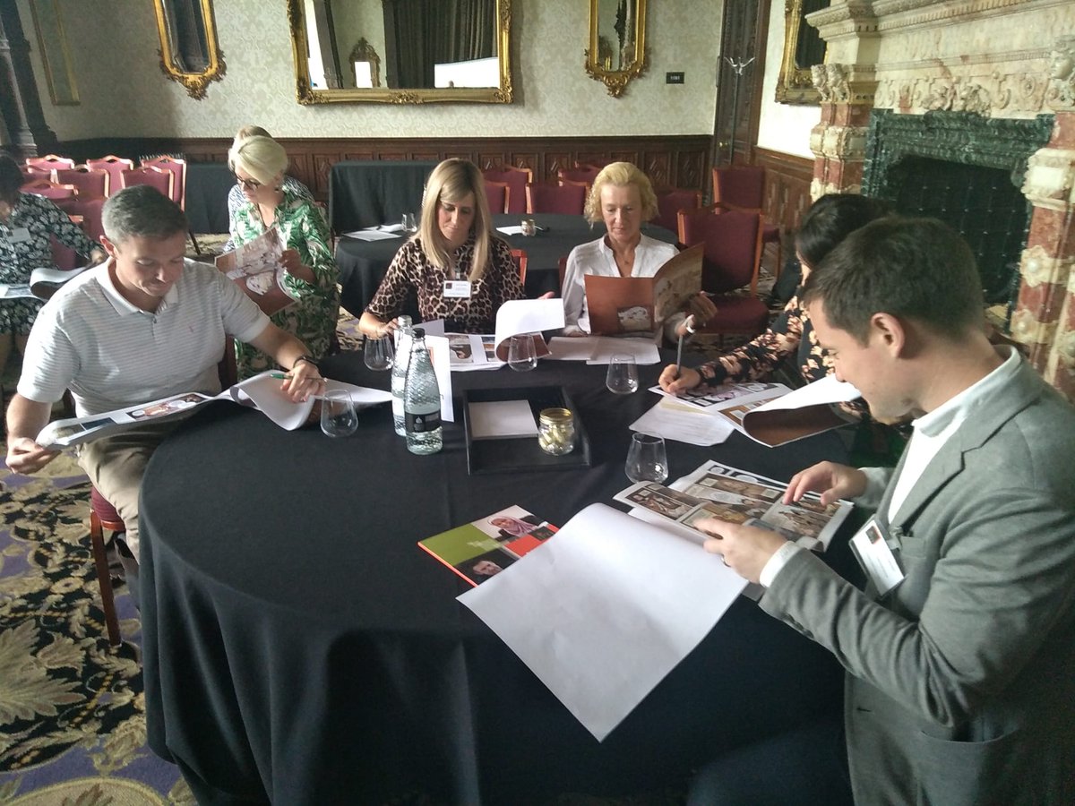 El nuevo cómic sobre Catalina Clara Ramírez de Guzmán ha viajado a tierras inglesas! Profesores de español (institutos) lo han estudiado hoy en unas jornadas sobre la España del Siglo de Oro. Han acordado usarlo en clase para todo tipo de actividades. Gracias <a href="/bpmllerena/">BPM Arturo Gazul</a>.