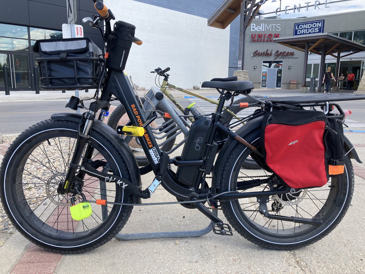 VinhHuynh99's tweet image. It’s a matter of course to design and set up the best possible locking system to support active, daily bike commuting.  After a # of permutations, this is the best &amp;amp; current system for my #Radpowerbike. Thankful for this capacity &amp;amp; opportunity!