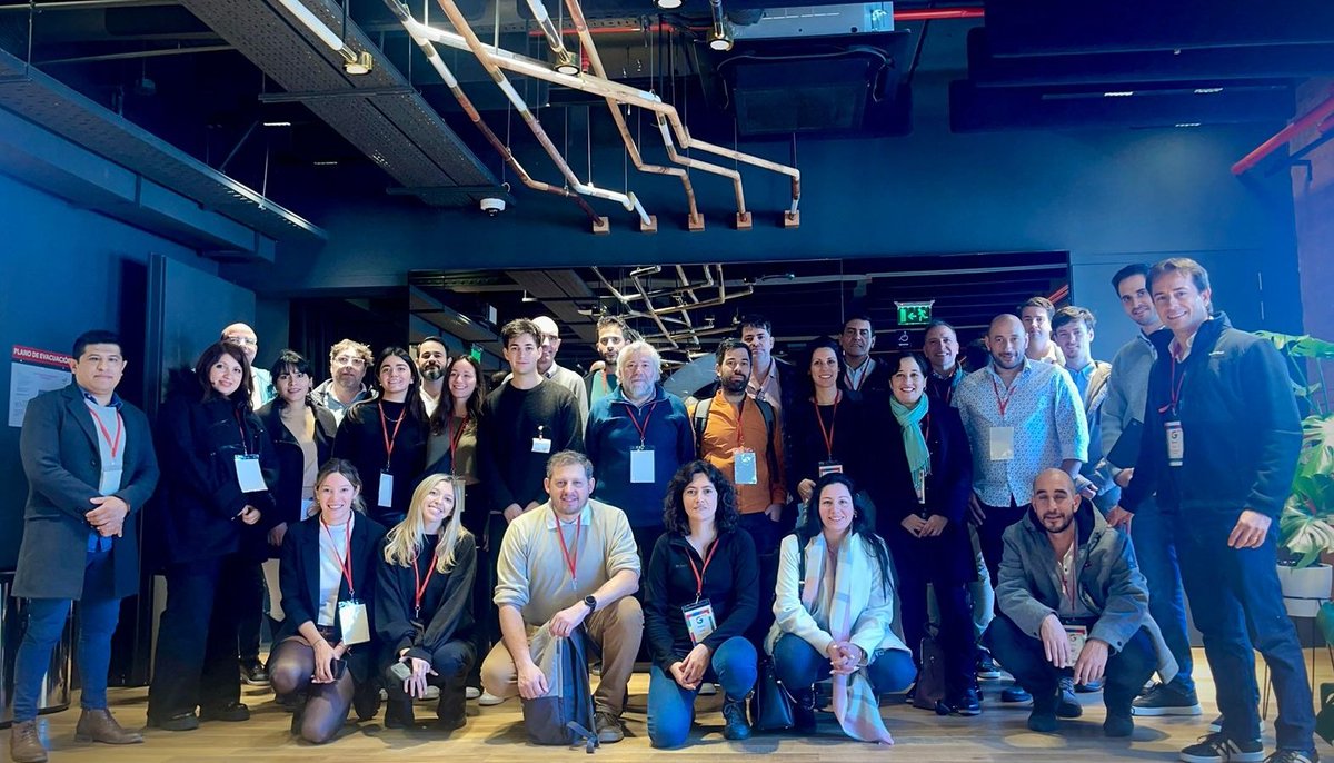 GustavoAltieri's tweet photo. Hoy Finalizo la Primera Etapa de AceleraBA de @invest_BA en las Oficinas de Google en Buenos Aires. A todas las Startups e Integrantes del Programa, ¡Muchas gracias! Hemos creado nuevas amistades y desarrollado oportunidades que prontamente les ire contando en @kuadsystem https://t.co/oAFoabogwk
