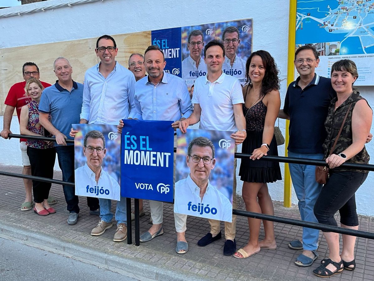 Inici de campanya a Alaior, amb <a href="/CristobalMP/">Cristóbal Marqués</a>, candidat as Senat, Joan Mesquida, candidat as Congrés, i companys de sa Junta Local de <a href="/ppalaior/">Populars d’Alaior</a>, presidida per <a href="/txiquiArevalo/">Txiqui Arevalo</a>. #ésesmoment <a href="/ppmenorca/">PP Menorca</a>, <a href="/ppbalears/">PP Balears</a>.