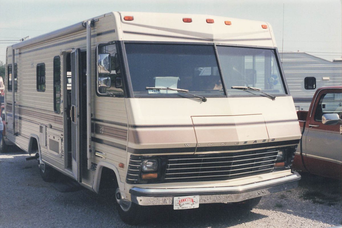 BankstonRVs's tweet photo. Winnebago has been with Bankston Motor Homes for many years. You can find all the Winnebago models we carry at any of our lots! 1️⃣1️⃣

#theonlywaytogo #winnebago #bankston #rv #fivelocations #rving #travel #adventure #rvlife #rvliving #rvtravel https://t.co/pgnWwp0uNt