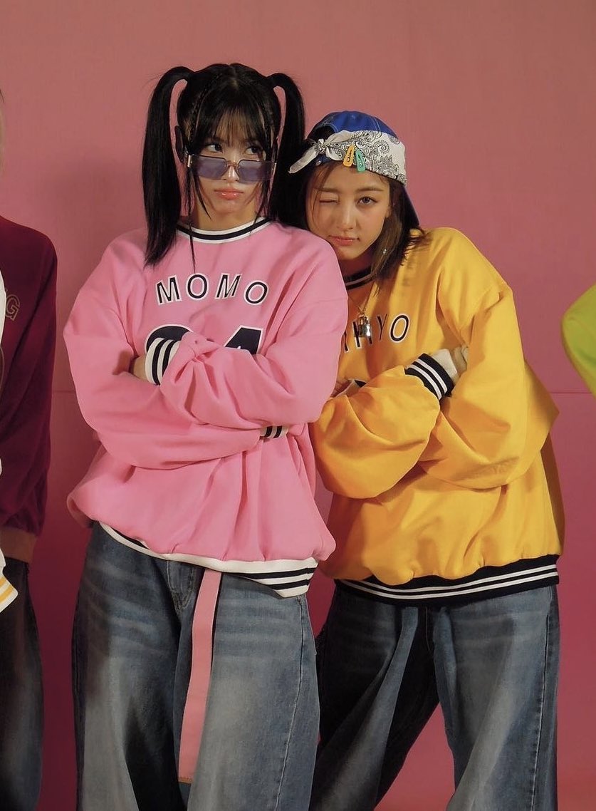 cyfancyme's tweet photo. WE GOT THE HENESSYYYYY https://t.co/g4Np59Z6yQ