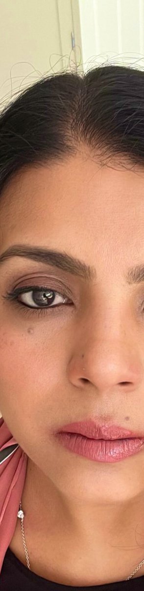 amrakunj's tweet photo. @getnorthern I share my right eye beauty spot with Julia Robert’s (almost same place), my upper lip spot with Gigi Hadid (same place) and my cheek spot with both my boys and my dad’s youngest sister and her daughter. 
Joining the #pointlessness 😉 https://t.co/nMmQhpV3yK