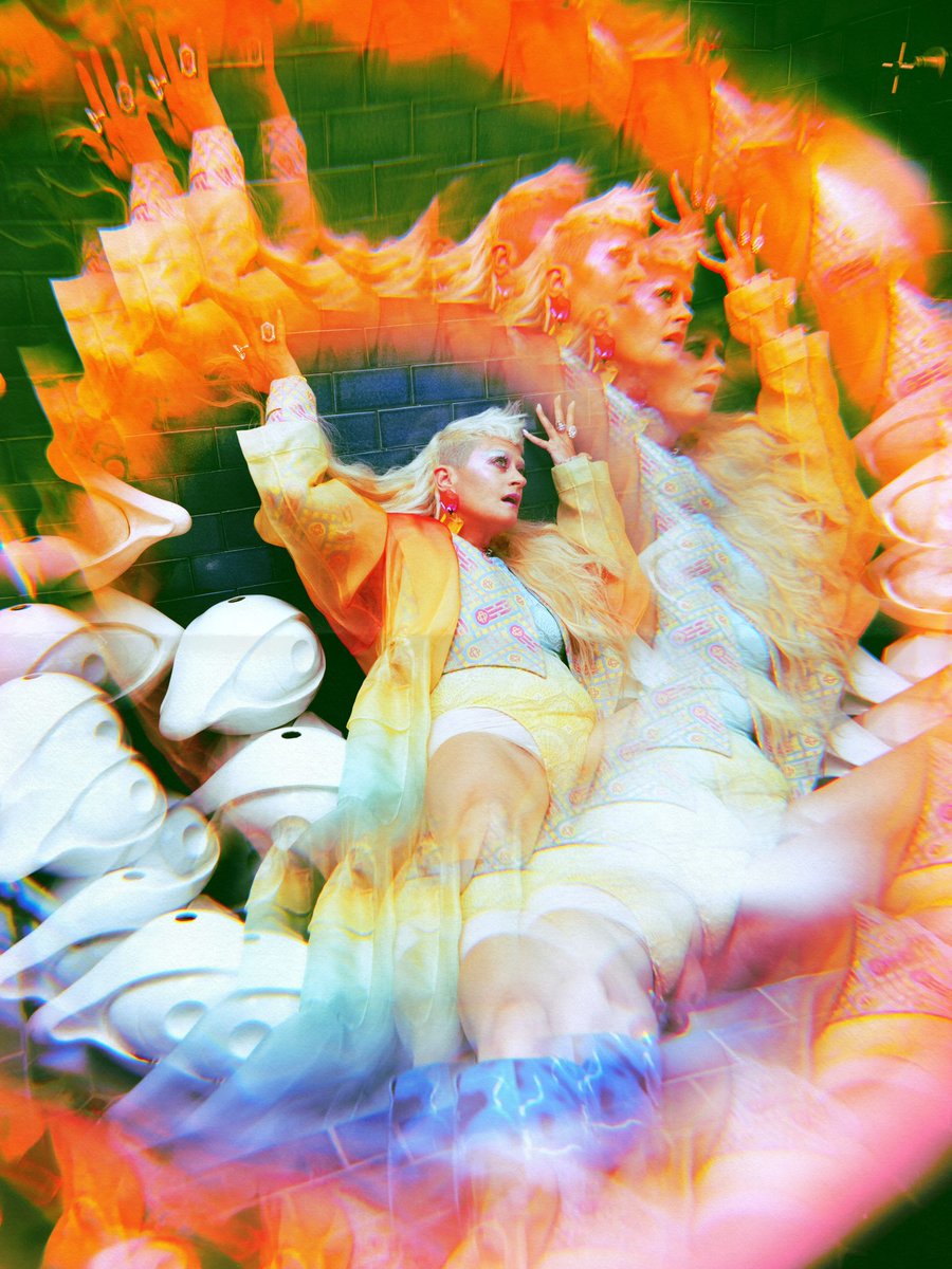 peaches's tweet image. 💫@Reserved_mag is out now! 💫
Order the limited edition hardcover at reservedmagazine.com/product/issue-…