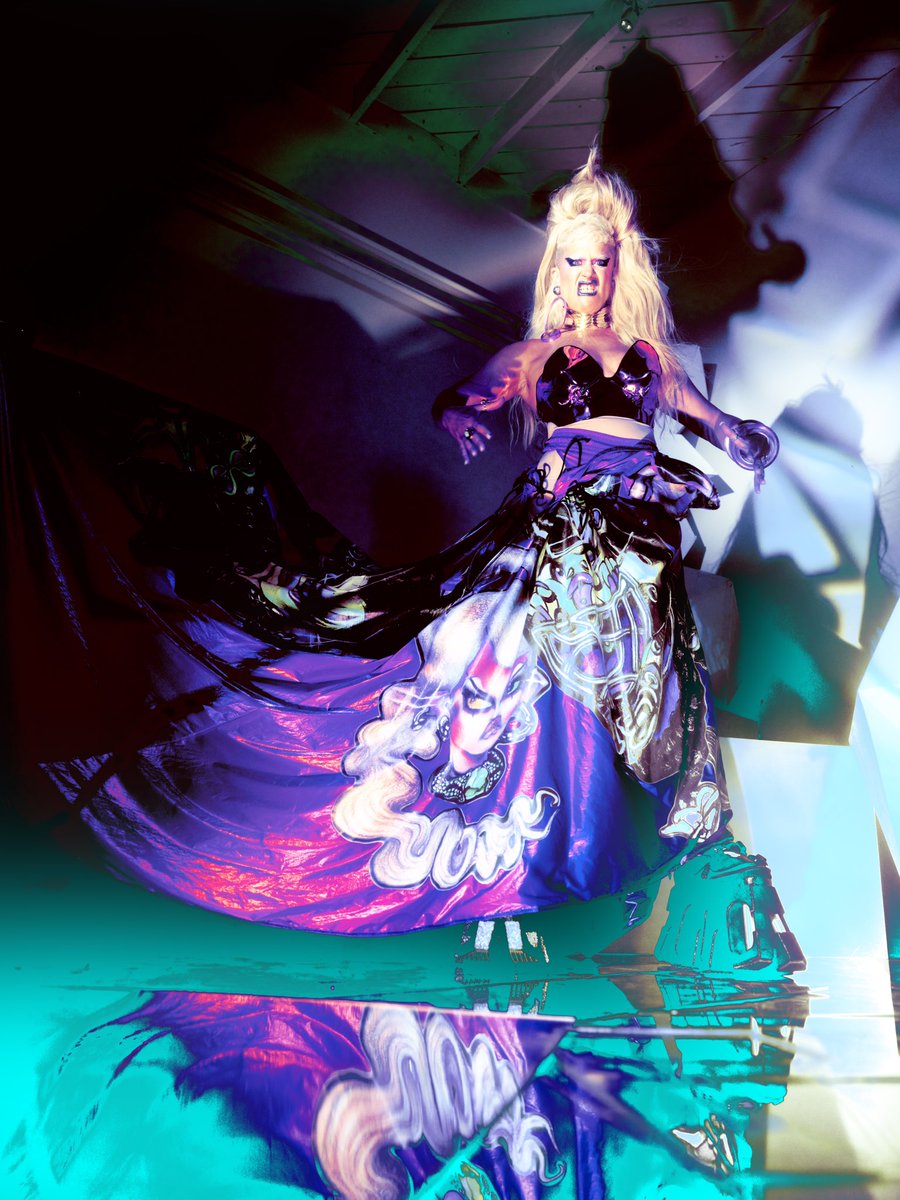 peaches's tweet image. 💫@Reserved_mag is out now! 💫
Order the limited edition hardcover at reservedmagazine.com/product/issue-…