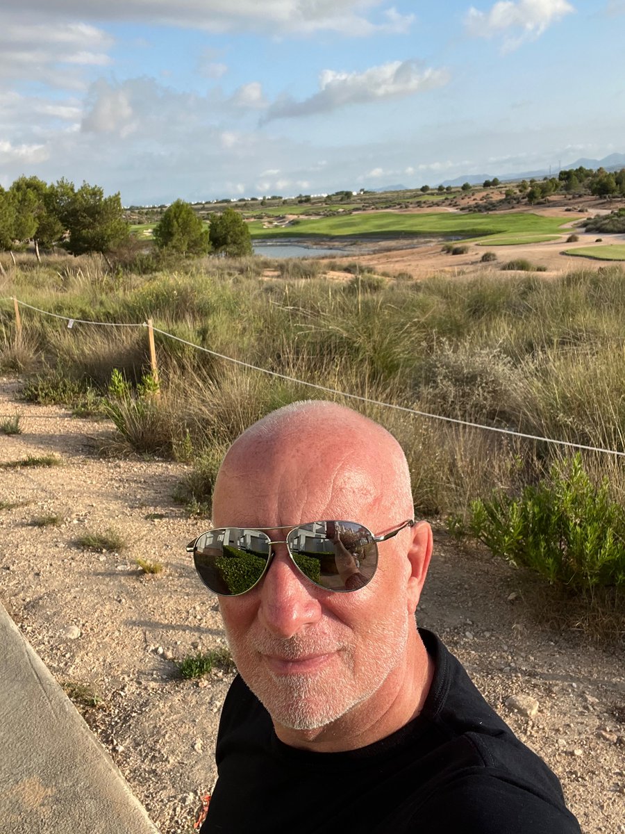 b1enc's tweet photo. Loving the evening sun ☀️ off for pizza &amp; beer ❤️ https://t.co/qLcHwIU3ao