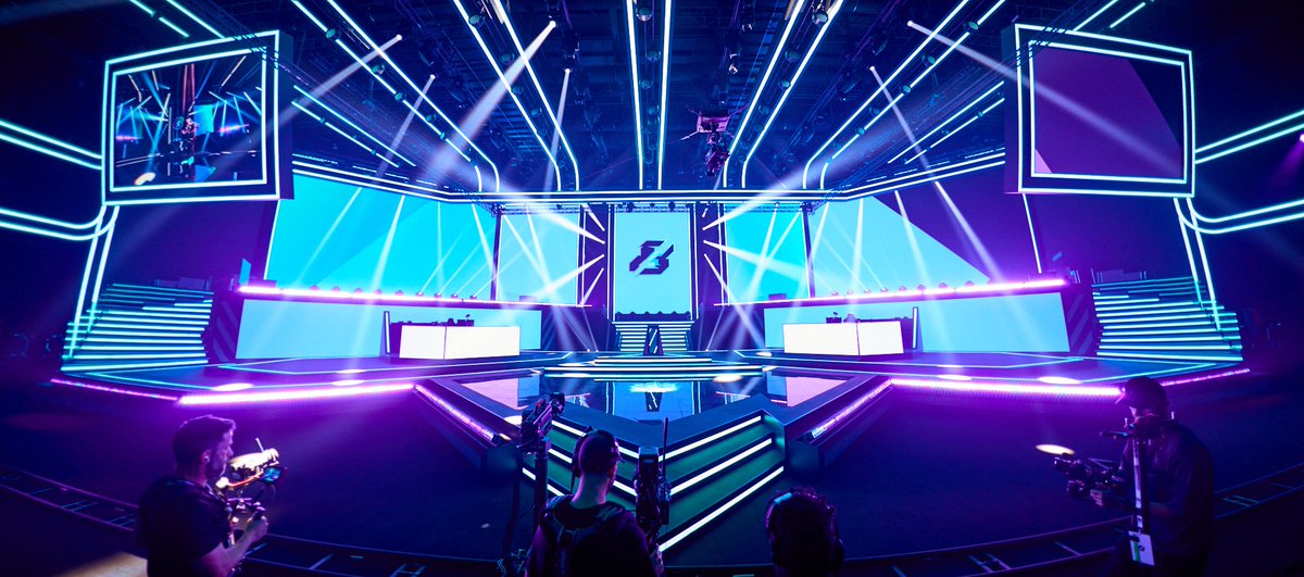 EWC_EN's tweet photo. Is this the SICKEST stage TEKKEN has ever seen or what? 😤😤😤

#Gamers8 #TheLandOfHeroes https://t.co/l0yqH8gR5Z