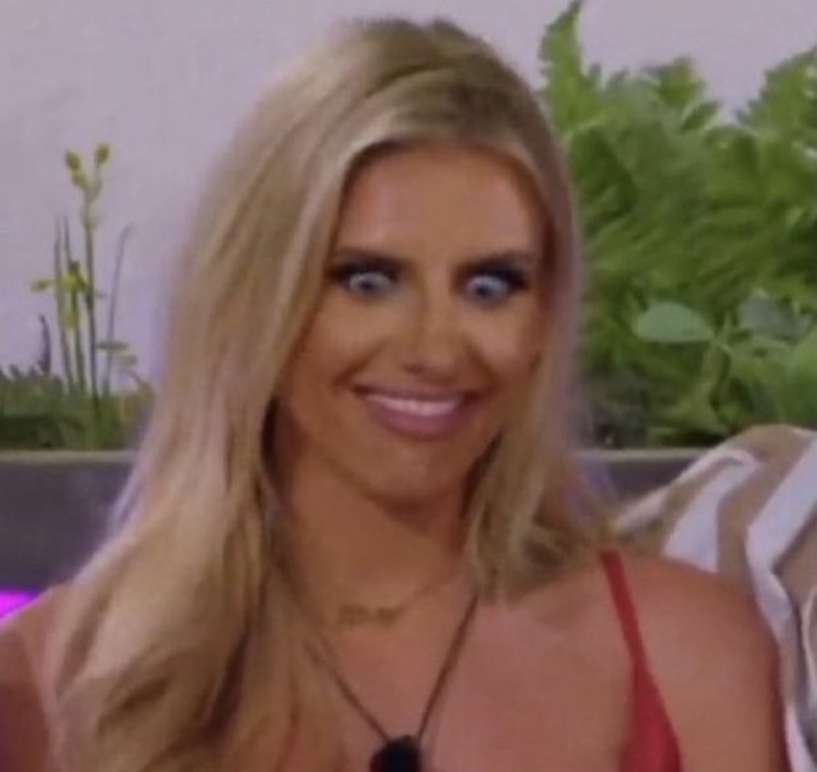 desnuif's tweet photo. The producers letting Jess embarass herself on tv everyday over this man #LoveIsland https://t.co/31etDAIJ8g