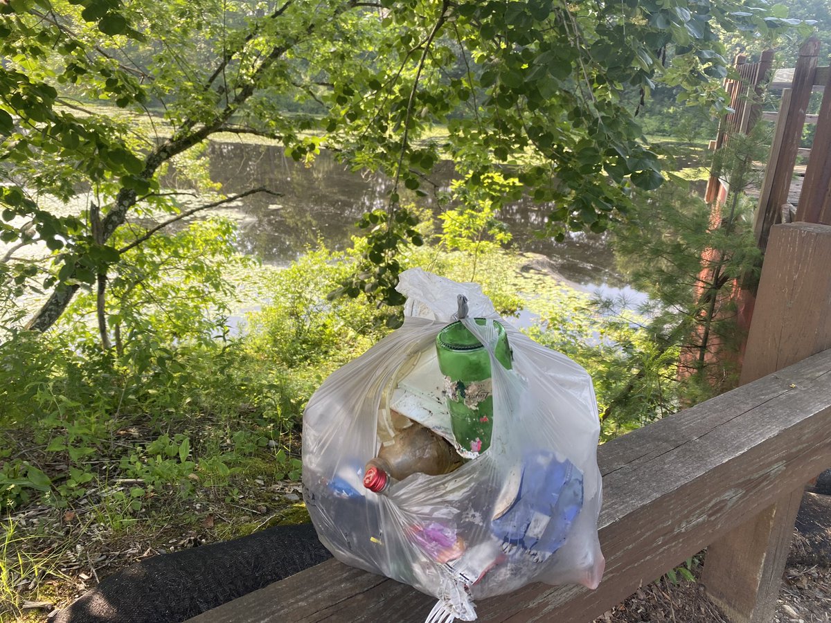 LakeFinderNH's tweet photo. Although, the trash situation does live up to it’s name! Gotta leave things better than you found em! https://t.co/rgJihFMdwj