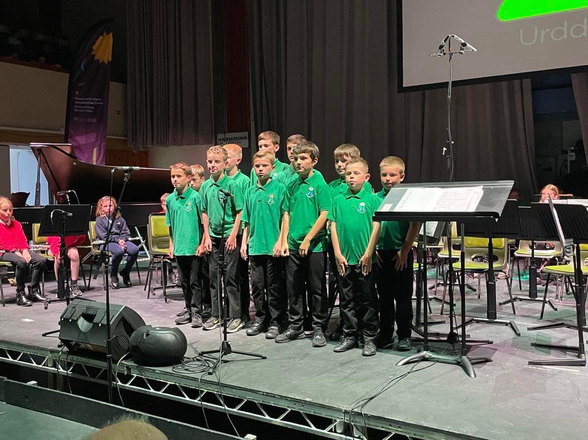 Ysgol DyffrynCledlyn tweet media