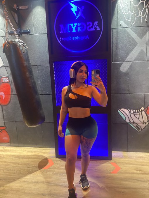 Me vez como competencia y ni siquiera me estoy esforzando 🤭 https://t.co/ssCgtffttH