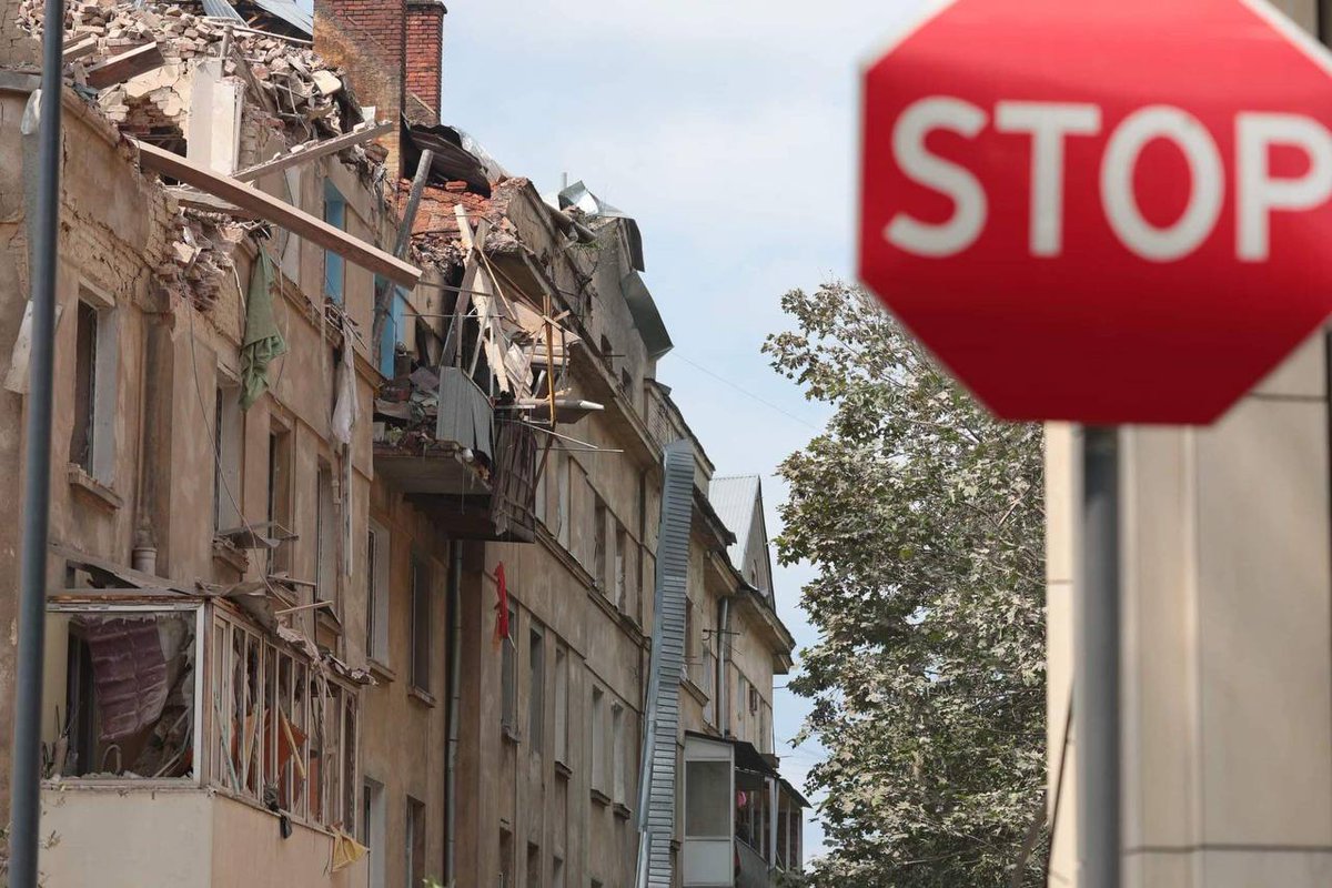 nexta_tv's tweet photo. As a result of a missile attack on Lviv during the night, six people were killed. The body of the last person was recently pulled out from under the rubble, according to the head of the #Lviv administration, Maksym Kozytskyi. https://t.co/ipSTc5oLV1