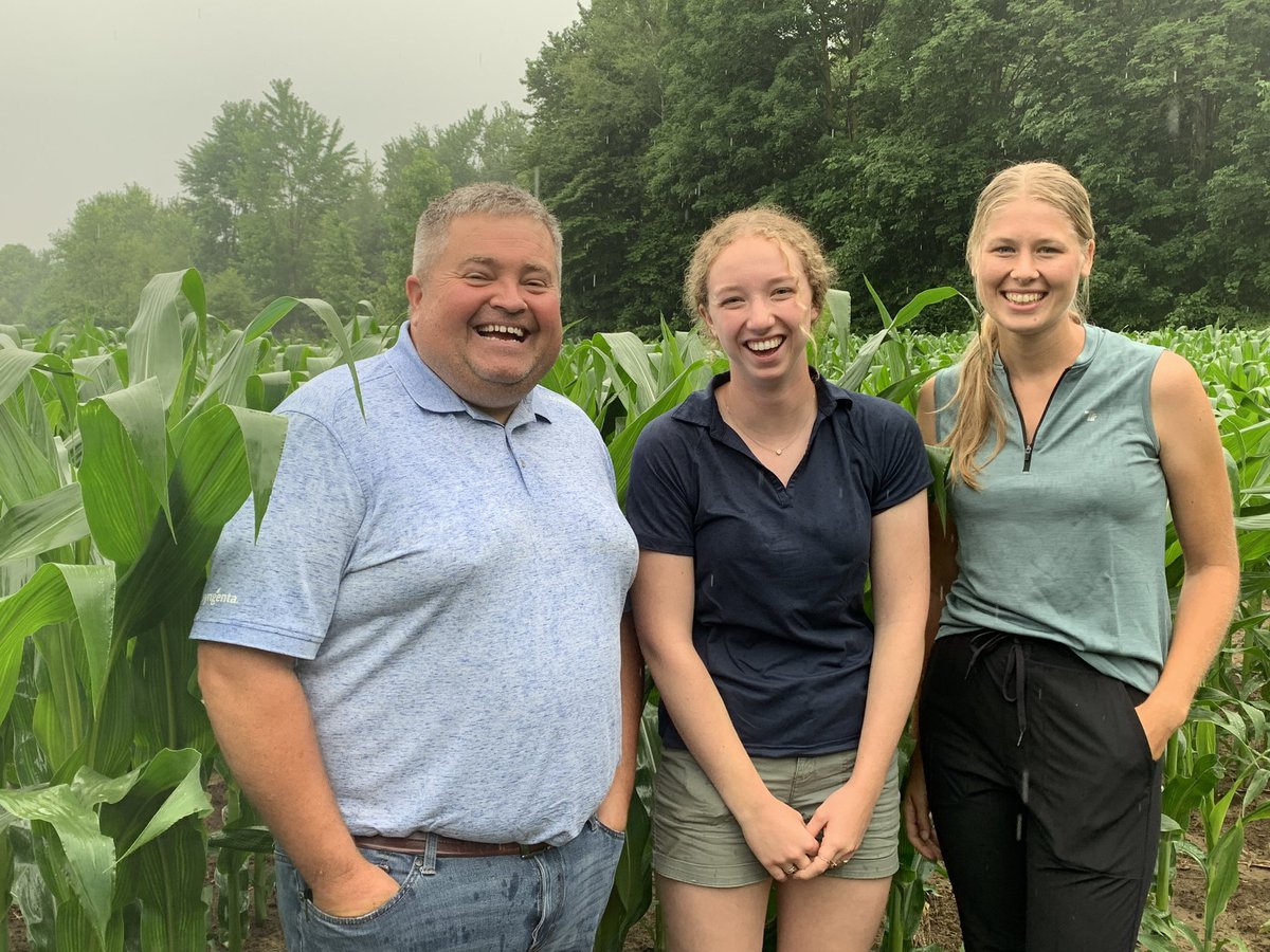 I had a great day walking corn fields and talking to growers about #MiravisNeo and <a href="/EnogenCanada/">Enogen™</a>!  Thanks to <a href="/emma_dieleman/">Emma Dieleman</a> &amp; <a href="/StephanieCAF/">Stephanie Fletcher</a> for taking the time to teach me about our fungicides and corn hybrids! <a href="/syngentacanada/">Syngenta Canada</a> <a href="/NKSeedsCanada/">NK® Seeds Canada</a>