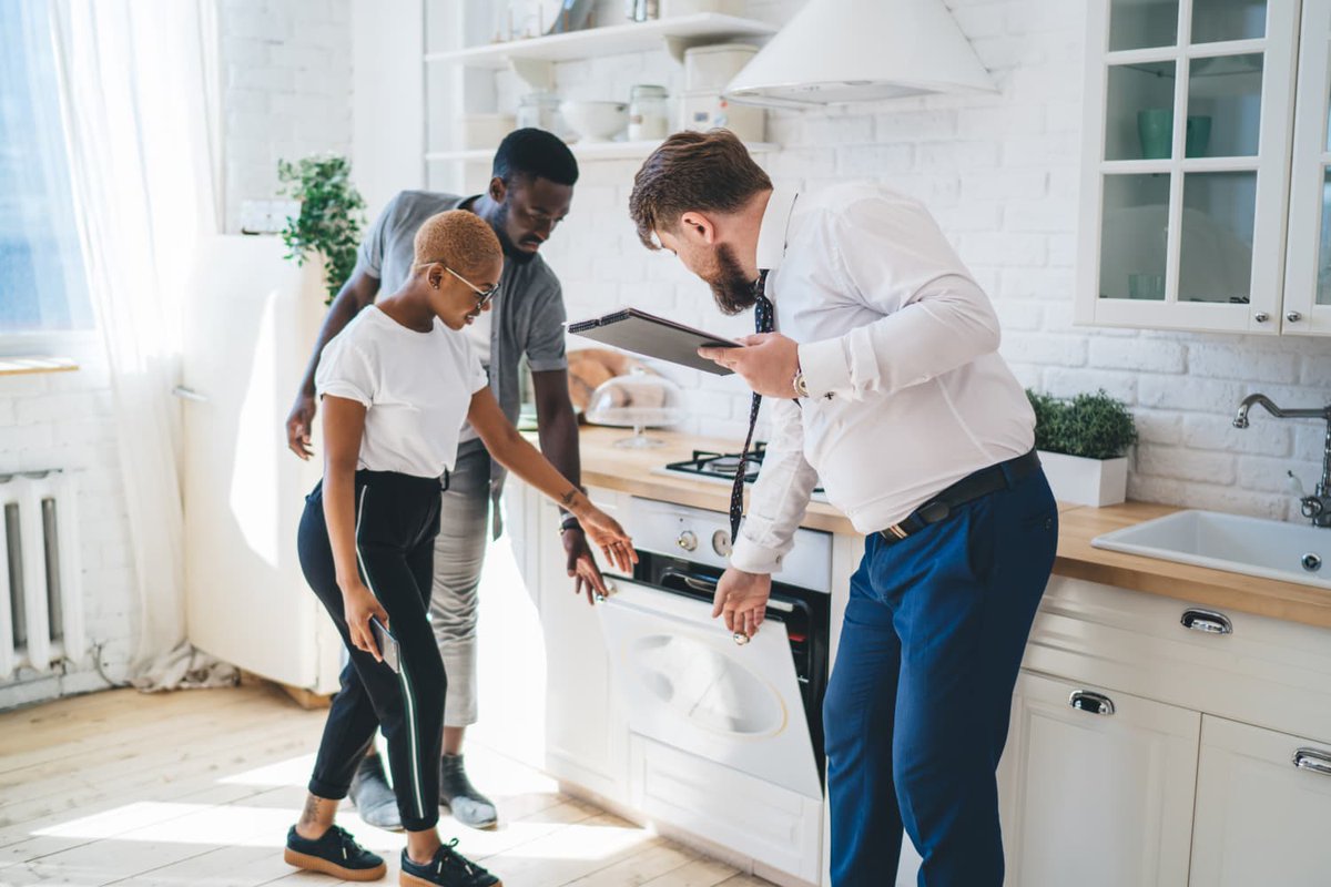 When it comes to attending open houses, did you know there are a variety of faux pas to avoid?

April Rebecca Tessmer
Licensed Real Estate Agent
P: 5124399560
San Marcos, Texas 78666 apartmenttherapy.com/open-house-fau…