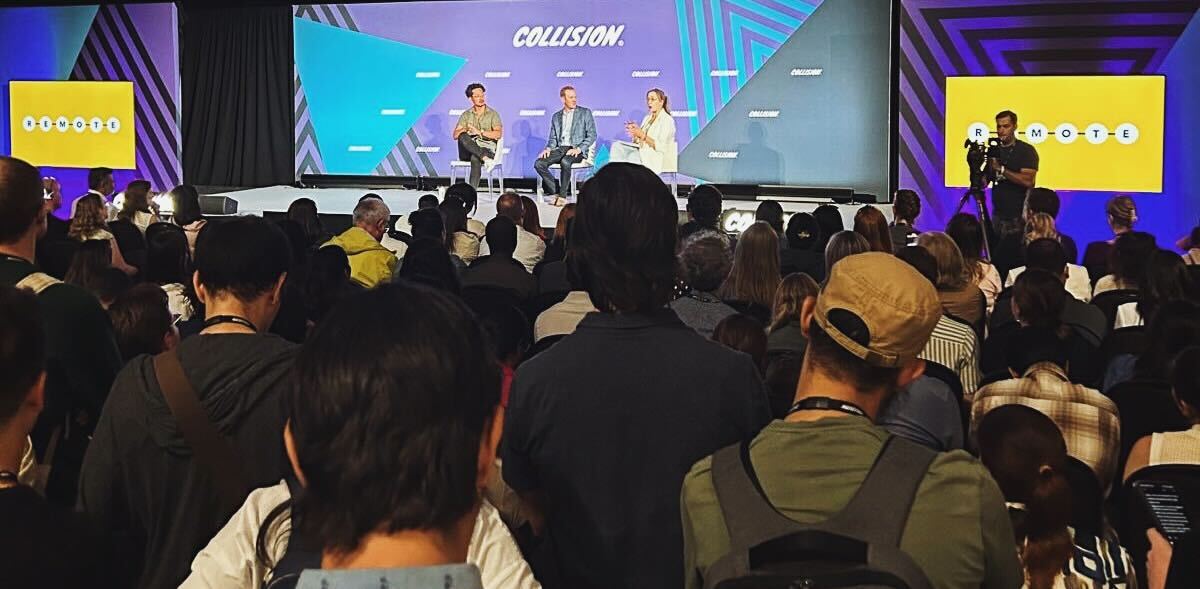 FrontierBC's tweet photo. We're witnessing a profound shift in office spaces.🏙️ Physical third spaces & innovation hubs, with community & intentional design at heart, it becomes evident that a significant paradigm shift is in progress.
Our CEO @dburgar spoke on this @CollisionHQ in Toronto.
#vantakeover https://t.co/NwLHg8QNYh