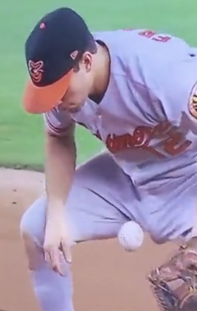 EmilioEmm's tweet image. I HAVE QUESTIONS ABOUT THIS PLAYER