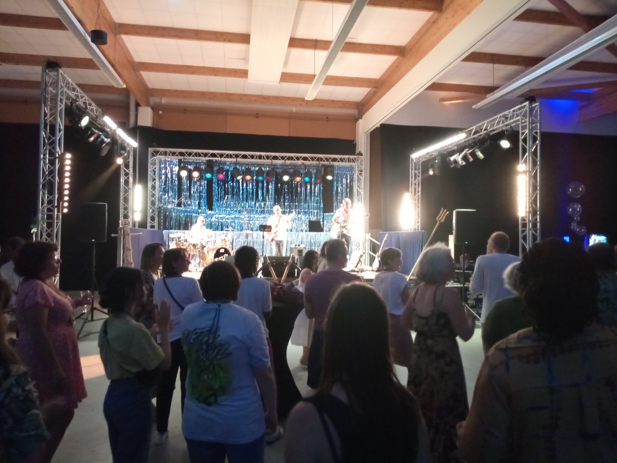 MoodleLab's tweet photo. Le dancefloor s'enflamme #mootfr23 https://t.co/KKlHKtTIWO
