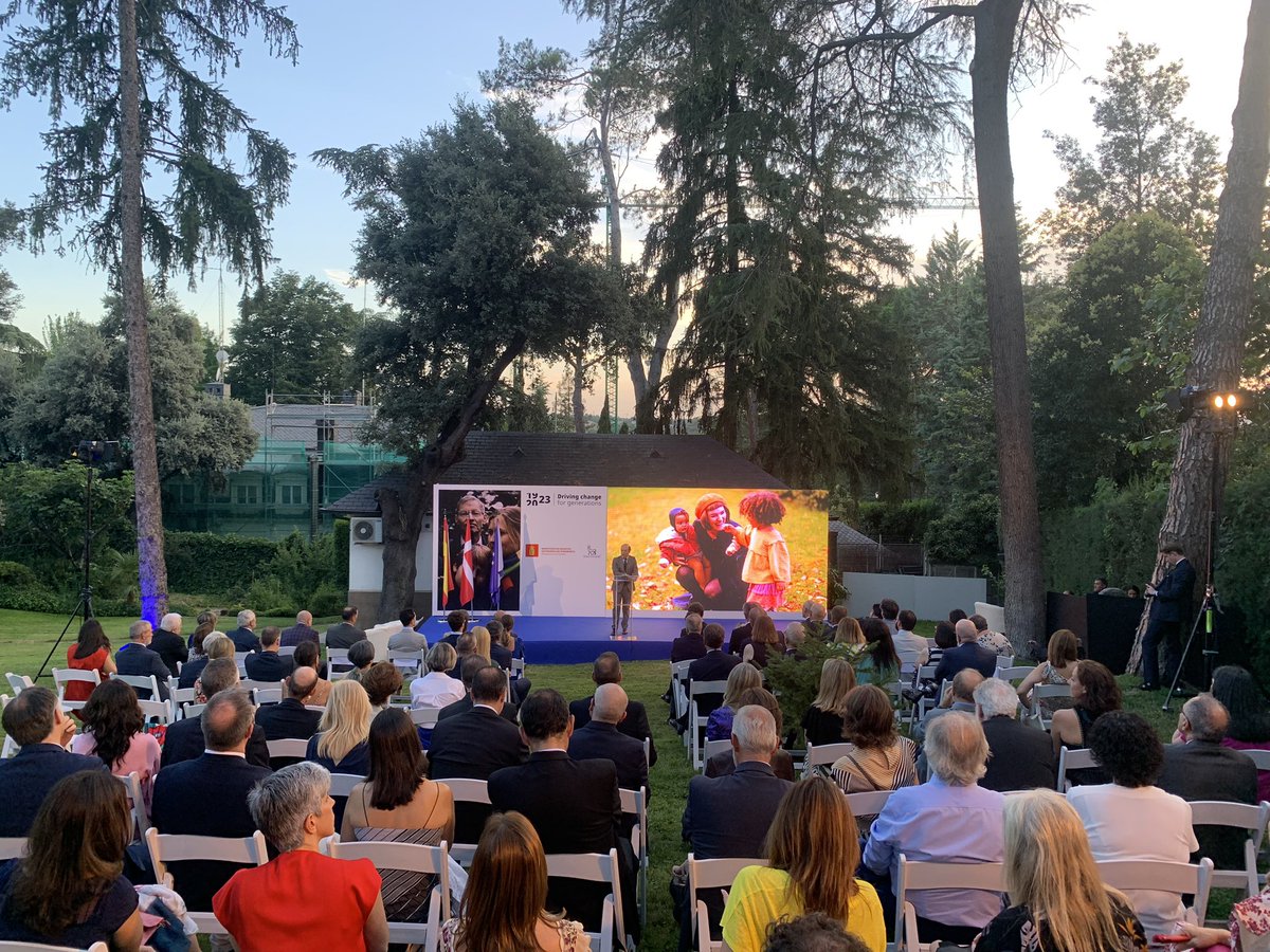 NovoNordiskES's tweet photo. Ponemos fin a esta celebración de nuestros 100 años🔚

Muchas gracias a todos los asistentes por acompañarnos en este día. Por seguir caminando juntos por el sendero de la reflexión, el encuentro y la conversación para seguir

#ImpulsandoElCambioParaLasGeneracionesFuturas https://t.co/SyT2mQ3Eua